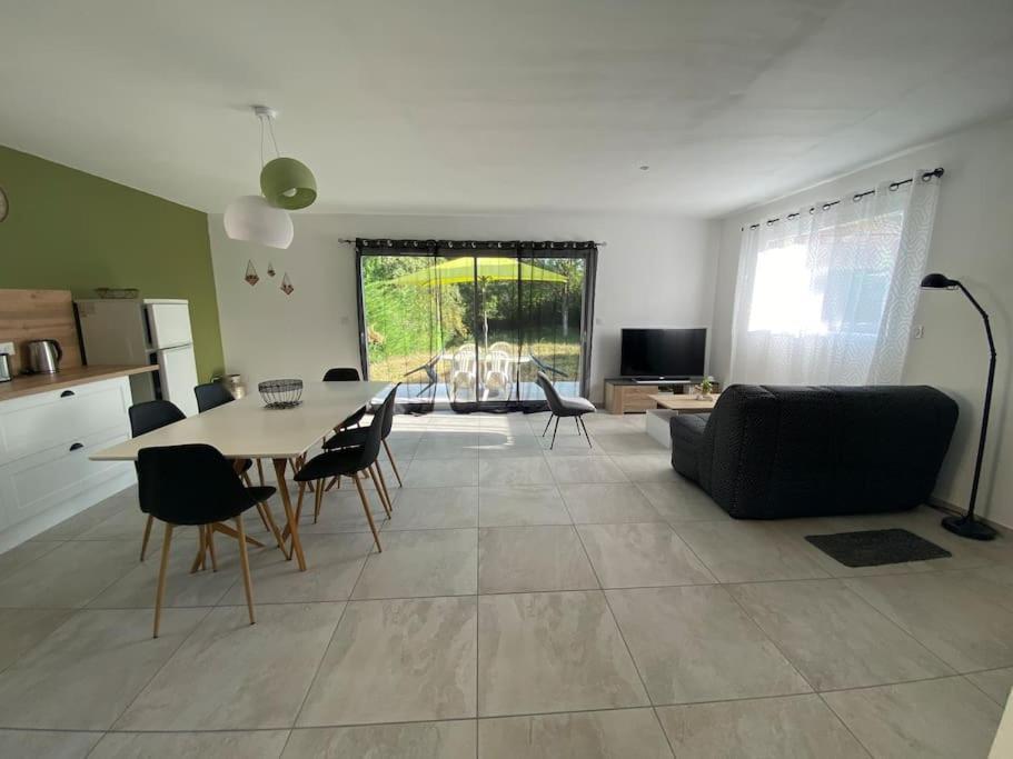 Au Moryllon Villa Lompnas Eksteriør bilde