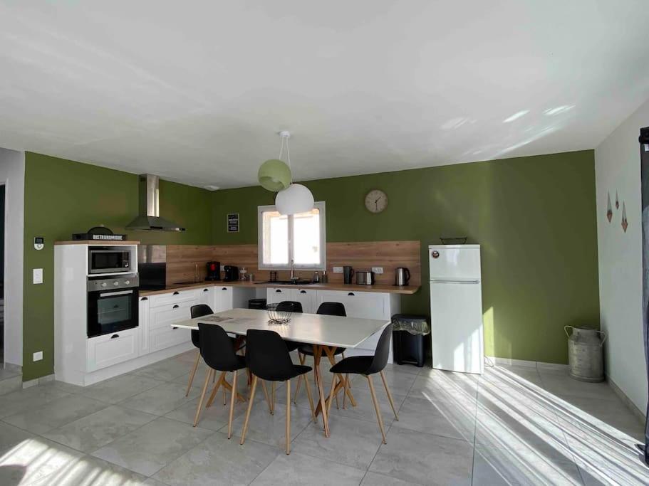 Au Moryllon Villa Lompnas Eksteriør bilde